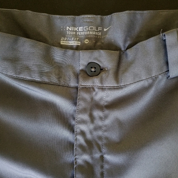 Nike Golf Shorts - Picture 2 of 3